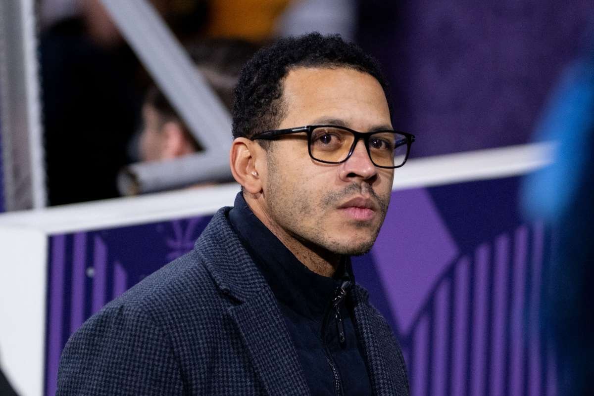 Chelsea acerta com Liam Rosenior como novo técnico