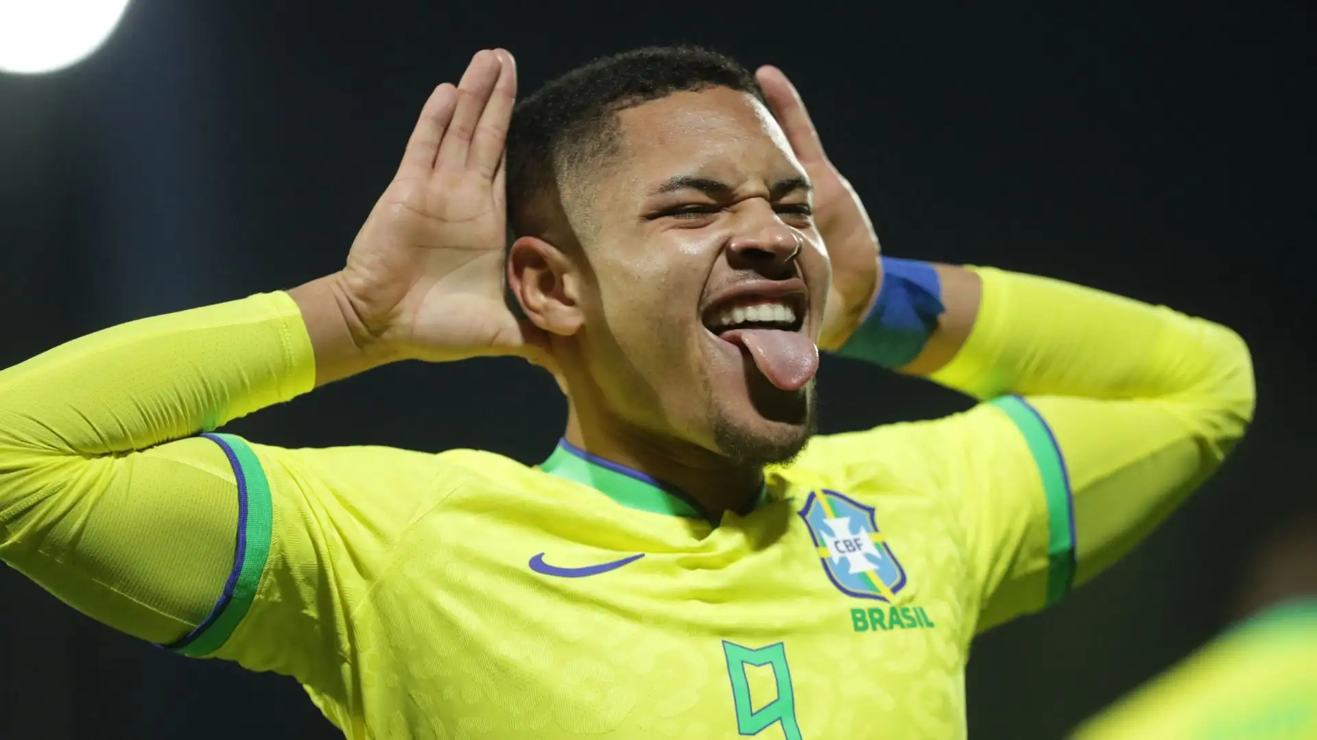 Cirurgia de Vitor Roque preocupa Palmeiras