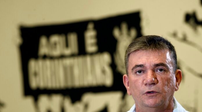 Comissão de Ética do Corinthians recomenda expulsão de Andrés Sanchez e amplia crise política no clube Comissão de Ética do Corinthians recomenda expulsão de Andrés Sanchez
