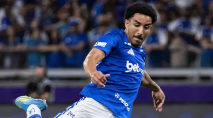 Cruzeiro vence o Bragantino de virada, mas segue na zona de rebaixamento do Brasileirão Cruzeiro vence o Bragantino de virada