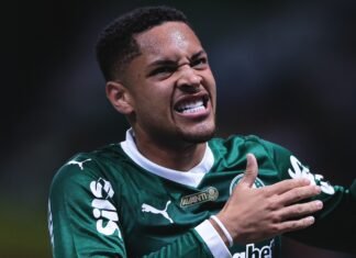 Palmeiras vence por 3 a 0, encaminha classificação e liga alerta com situação de Vitor Roque Palmeiras vence por 3 a 0, encaminha classificação e liga alerta