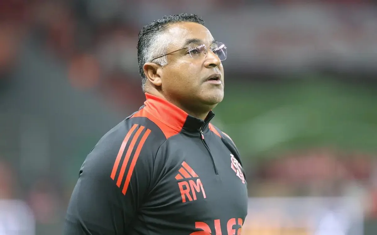 Roger Machado chega ao São Paulo para assinar contrato