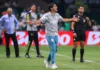 Abel Ferreira faz gesto obsceno em jogo do Palmeiras e episódio amplia pressão sobre comportamento do técnico Abel Ferreira faz gesto obsceno em jogo do Palmeiras