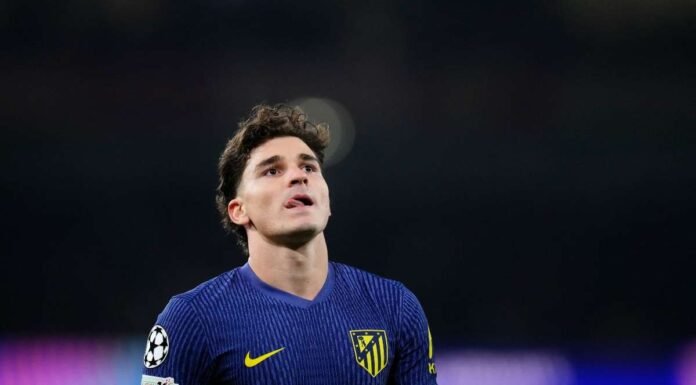 Atlético de Madrid reage ao interesse do Barcelona por Julián Álvarez e transforma novela em crise institucional Atlético de Madrid reage ao interesse do Barcelona por Julián Álvarez