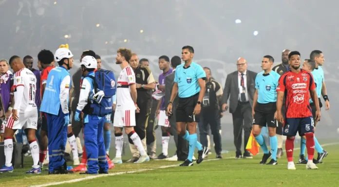 CONMEBOL age após caos em jogo do Flamengo e episódio expõe fragilidade operacional da Libertadores CONMEBOL age após caos em jogo do Flamengo e episódio expõe fragilidade