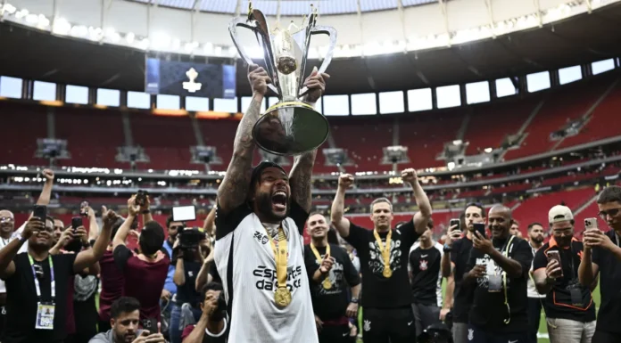Corinthians encontra dificuldade para manter Memphis após recuo de patrocinadora e cenário preocupa internamente Corinthians encontra dificuldade para manter Memphis após recuo de patrocinadora