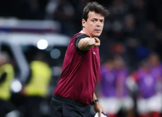 Corinthians perde para o Platense, encerra invencibilidade na Libertadores e vê Memphis em clima de possível despedida Corinthians perde para o Platense na Libertadores