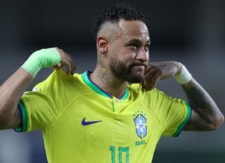 Edmílson levaria Neymar para a Copa, mas alerta para risco de conflito na Seleção Brasileira Edmílson levaria Neymar para a Copa, mas alerta para risco de conflito