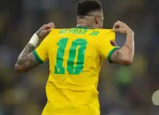 Neymar reassume a camisa 10 da Seleção na Copa e CBF divulga numeração oficial do Brasil Neymar reassume a camisa 10 da Seleção na Copa