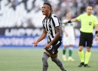 Palmeiras ganha esperança para contratar Danilo após afastamento no Botafogo Palmeiras ganha esperança para contratar Danilo