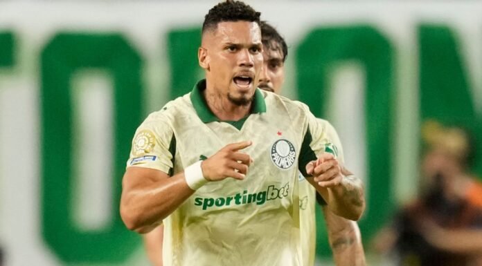Paulinho desabafa após reestreia pelo Palmeiras e expõe lado emocional após 10 meses fora Paulinho desabafa após reestreia pelo Palmeiras