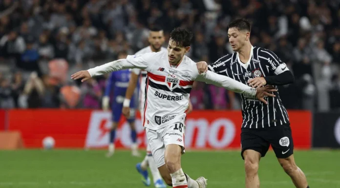 STJD denuncia Corinthians em três artigos após clássico contra o São Paulo e clube pode sofrer novas punições STJD denuncia Corinthians em três artigos após clássico contra o São Paulo