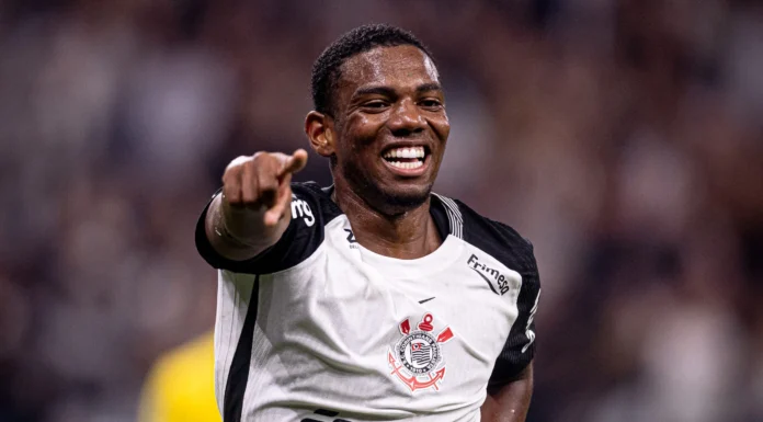 STJD suspende André por dois jogos e Corinthians terá que se reinventar no meio-campo STJD suspende André por dois jogos e Corinthians terá que se reinventar