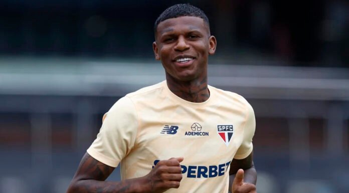 São Paulo aguarda retorno de Arboleda e avalia janela como fator decisivo para o futuro do zagueiro São Paulo aguarda retorno de Arboleda e avalia janela como fator decisivo