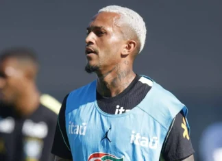 Ancelotti evita cravar gravidade da lesão de Wesley e Seleção aguarda exames antes da estreia na Copa Ancelotti evita cravar gravidade da lesão de Wesley