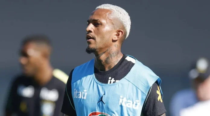 Ancelotti evita cravar gravidade da lesão de Wesley e Seleção aguarda exames antes da estreia na Copa Ancelotti evita cravar gravidade da lesão de Wesley