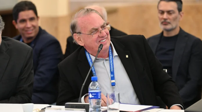 Conselheiros protocolam pedido de impeachment de Osmar Stábile e crise política volta a agitar o Corinthians Conselheiros protocolam pedido de impeachment de Osmar Stábile