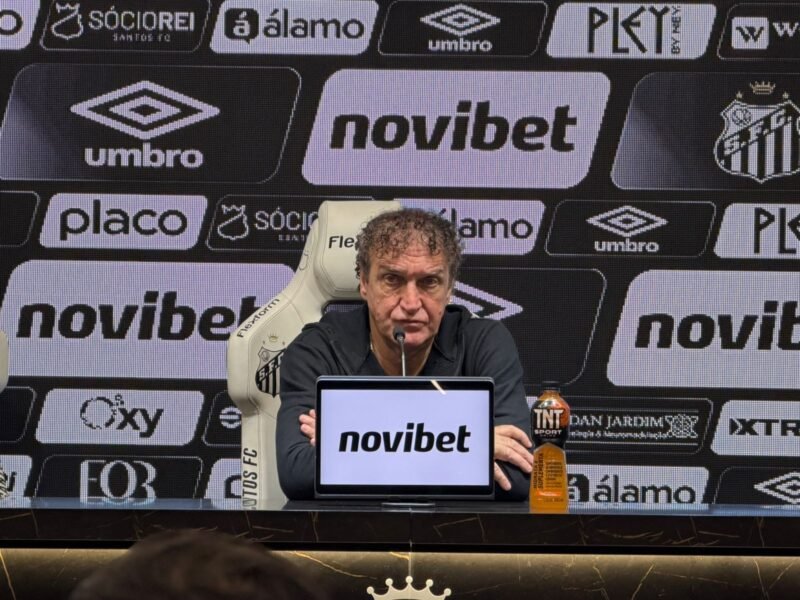 Cuca cobra reforços e expõe carências do Santos