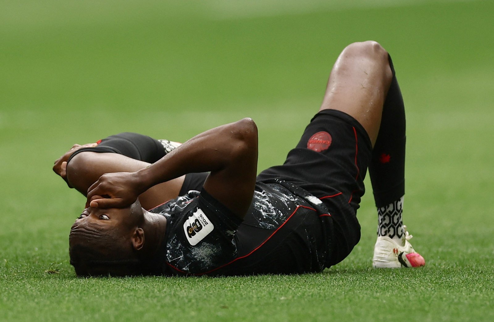 Estalo ouvido à beira do campo: Koné sofre grave lesão e desfalca o Canadá na Copa Estalo ouvido à beira do campo Koné sofre grave lesão e desfalca o Canadá na Copa