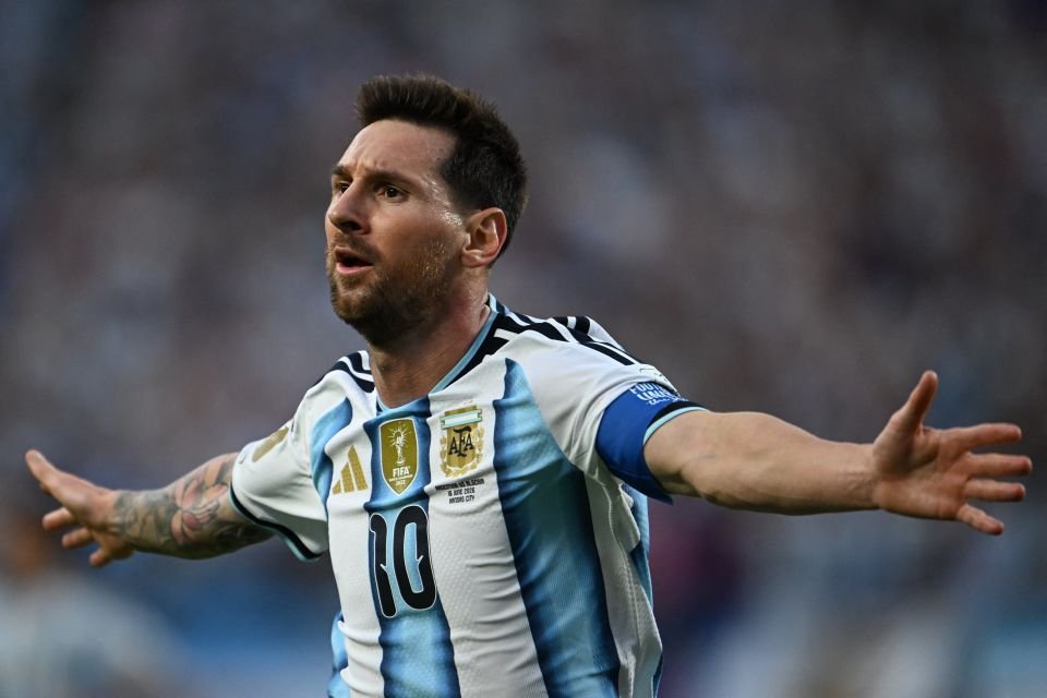 Favoritas ao título, Argentina e França fazem jogos decisivos nesta segunda-feira pela Copa