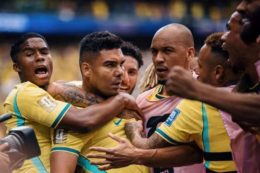 Gabriel Martinelli comemora gol decisivo na vitória do Brasil sobre o Japão por 2 a 1 na Copa do Mundo de 2026.