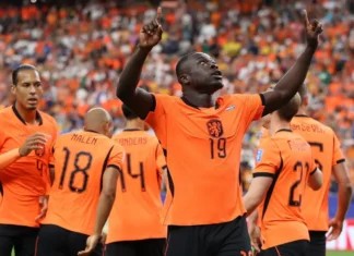 Holanda atropela a Suécia, assume liderança do Grupo F e entra no radar dos favoritos da Copa do Mundo Holanda atropela a Suécia, assume liderança do Grupo F e entra no radar dos favoritos da Copa do Mundo