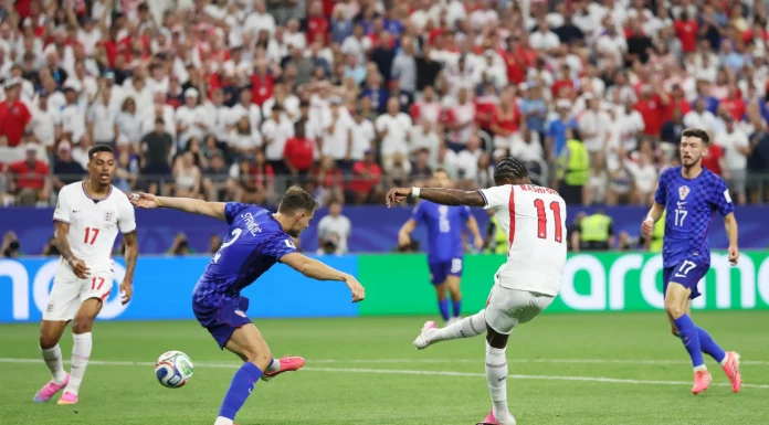 Inglaterra convence, goleia a Croácia e envia recado aos rivais na estreia da Copa do Mundo Inglaterra convence, goleia a Croácia e envia recado aos rivais na estreia da Copa do Mundo