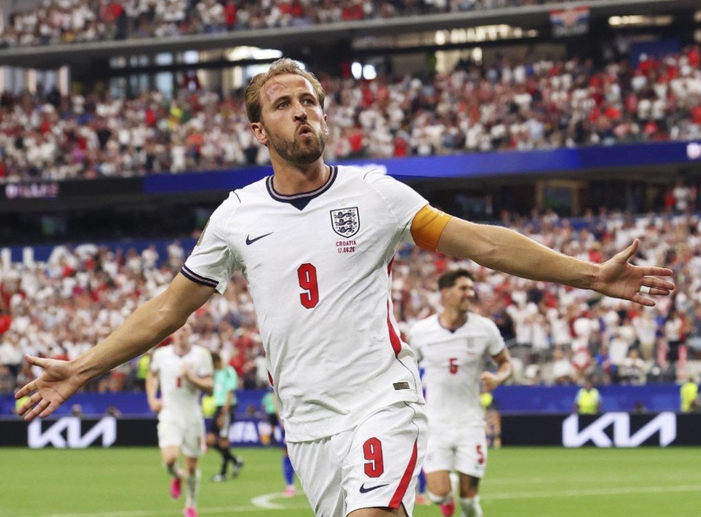 Inglaterra convence, goleia a Croácia e envia recado aos rivais na estreia da Copa do Mundo