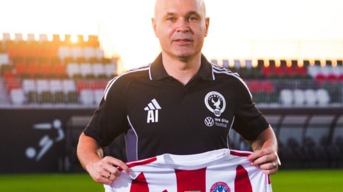 Iniesta inicia carreira como treinador no Gulf United