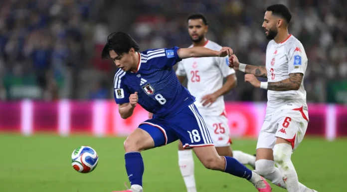 Japão goleia a Tunísia, conquista primeira vitória e elimina seleção africana na Copa do Mundo Japão goleia a Tunísia, conquista primeira vitória e elimina seleção africana na Copa do Mundo