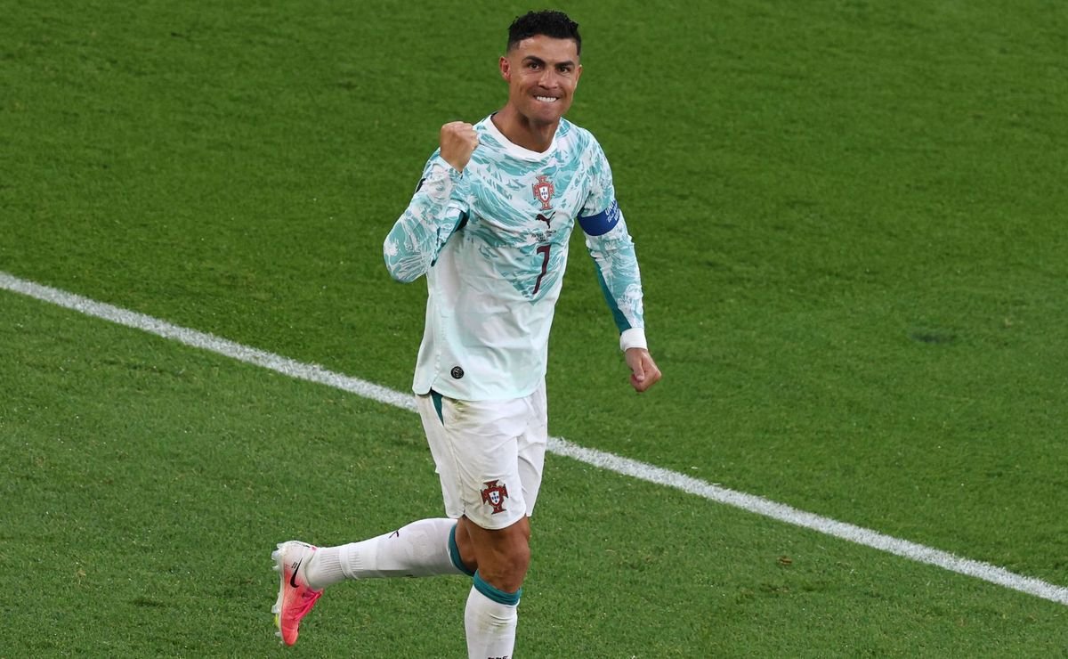 Cristiano Ronaldo durante entrevista coletiva antes do clássico entre Portugal e Espanha, confirmando que a Copa do Mundo de 2026 será a última de sua carreira.