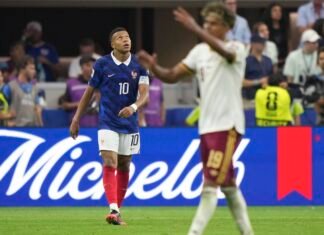 Espanha anula Mbappé, domina o meio-campo e confirma o futebol mais consistente da Copa do Mundo 2026 Jogadores da Espanha comemoram a classificação para a final da Copa do Mundo de 2026 após anularem o ataque da França na semifinal.