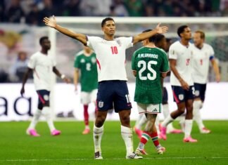 Inglaterra supera México em jogo eletrizante, vence por 3 a 2 e avança às quartas de final da Copa do Mundo 2026 Jude Bellingham comemora um dos gols da vitória da Inglaterra sobre o México nas oitavas de final da Copa do Mundo de 2026.