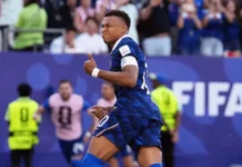 França vence o Paraguai por 1 a 0 e garante vaga nas quartas de final da Copa do Mundo 2026 Kylian Mbappé comemora o gol da vitória da França sobre o Paraguai nas oitavas de final da Copa do Mundo de 2026.
