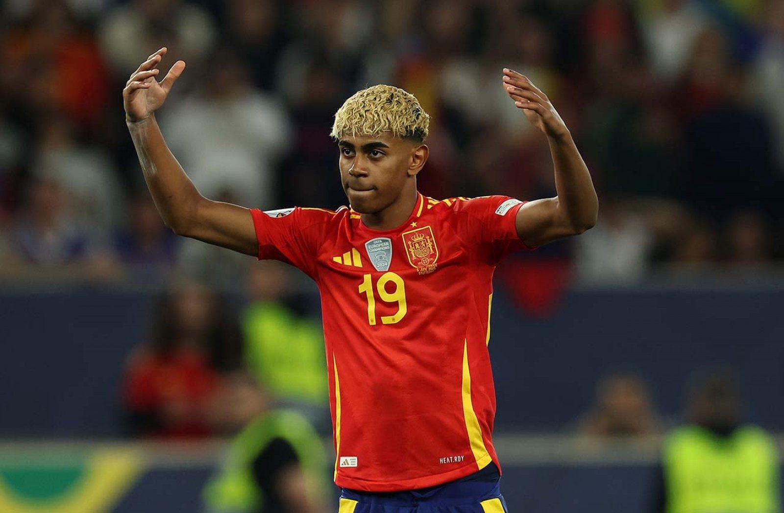 Montagem com Lamine Yamal, Cristiano Ronaldo, Luka Modrić, Granit Xhaka e Riyad Mahrez, destaques dos jogos de 2 de julho na Copa do Mundo de 2026.
