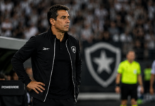 Botafogo discute demissão de Franclim Carvalho após goleada e nova derrota Franclim Carvalho pode deixar o comando do Botafogo após sequência de derrotas