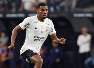 Nottingham Forest aceita deixar André no Corinthians até dezembro, mas valor trava venda