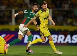 Palmeiras empata com Mirassol, acusa desgaste e vê Flamengo encostar na liderança do Brasileirão