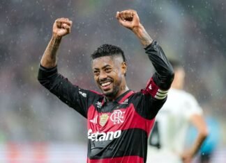 Bruno Henrique decide no fim, Flamengo vence Corinthians e retoma liderança do Brasileirão