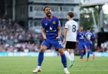 Cunha marca no fim e Manchester United evita terceira derrota seguida