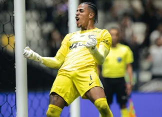 Atlético-MG busca virada improvável, elimina Santos nos pênaltis e vai à semifinal da Sul-Americana