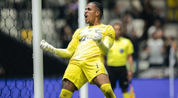 Atlético-MG busca virada improvável, elimina Santos nos pênaltis e vai à semifinal da Sul-Americana