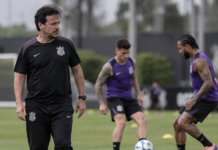 Diniz prepara mudança no Corinthians com Garro como 8 e Memphis mais perto do gol