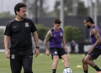 Diniz prepara mudança no Corinthians com Garro como 8 e Memphis mais perto do gol