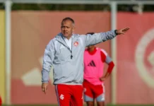 Eduardo Baptista assume o Inter com contrato curto e missão de tirar clube do Z-4