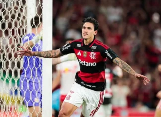 Flamengo vence Bragantino e abre três pontos na liderança do Brasileirão