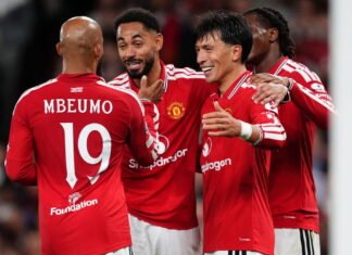 Manchester United goleia o Sabah por 4 a 0 e volta à Champions com autoridade
