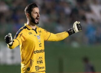 Aos 38 anos, Marcelo Rangel lidera Brasileirão em defesas e mira jogar até os 44