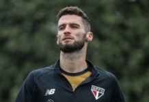 São Paulo busca zagueiro livre no mercado após lesão de Domingos Duarte