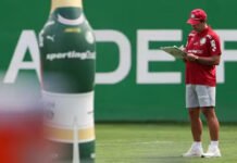 Abel Ferreira retorna ao Palmeiras para o Dérbi e tenta manter invencibilidade em clássicos